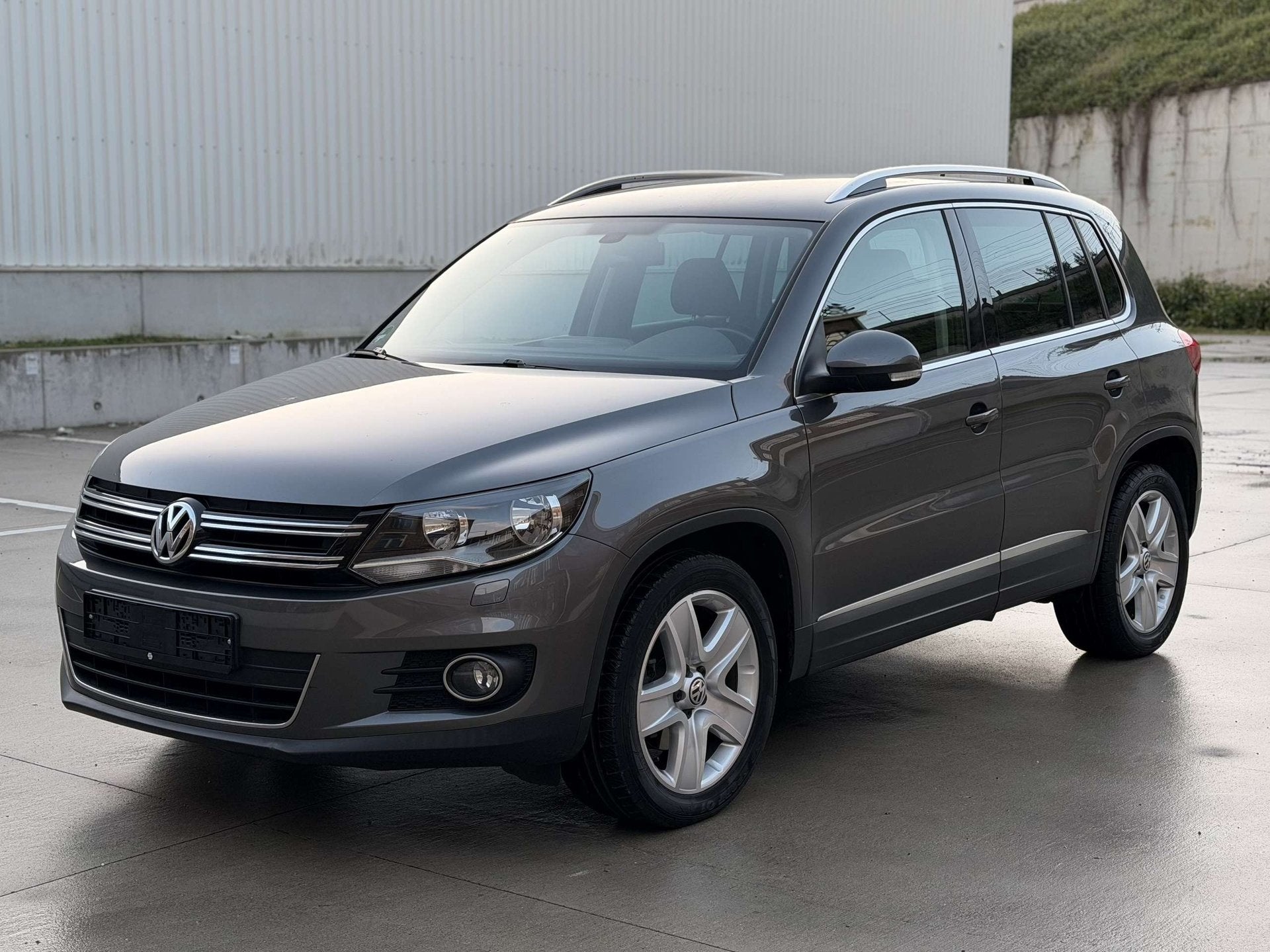 Volkswagen Tiguan 1.4 TSI • DSG • EERSTE EIGENAAR • GA, Autos, Volkswagen, Argent ou Gris, Achat, Euro 6, Entreprise