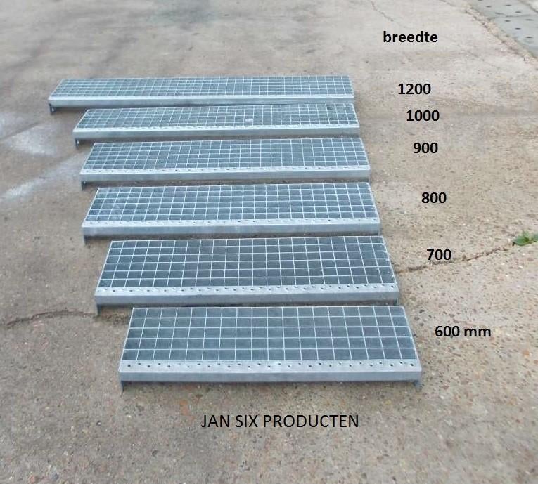 Gegalvaniseerde traptreden 900 x 230 x 60 mazen 30 x 30 prij, Doe-het-zelf en Bouw, Ophalen, Nieuw