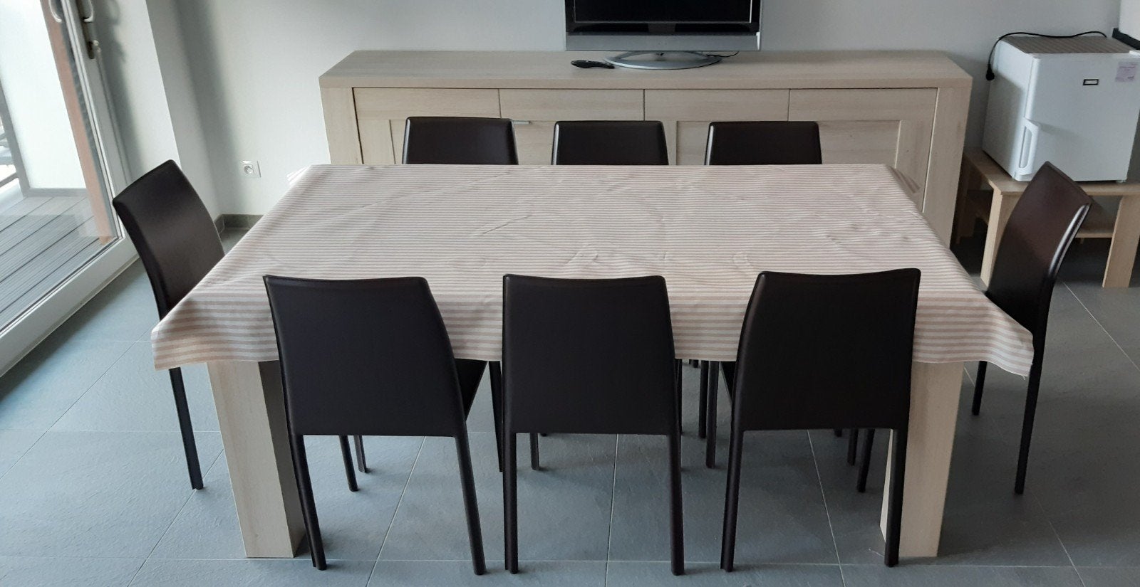 Grote robuuste eettafel / hobbytafel lichte eik, Huis en Inrichting, Ophalen, Gebruikt, Vijf personen of meer, Rechthoekig