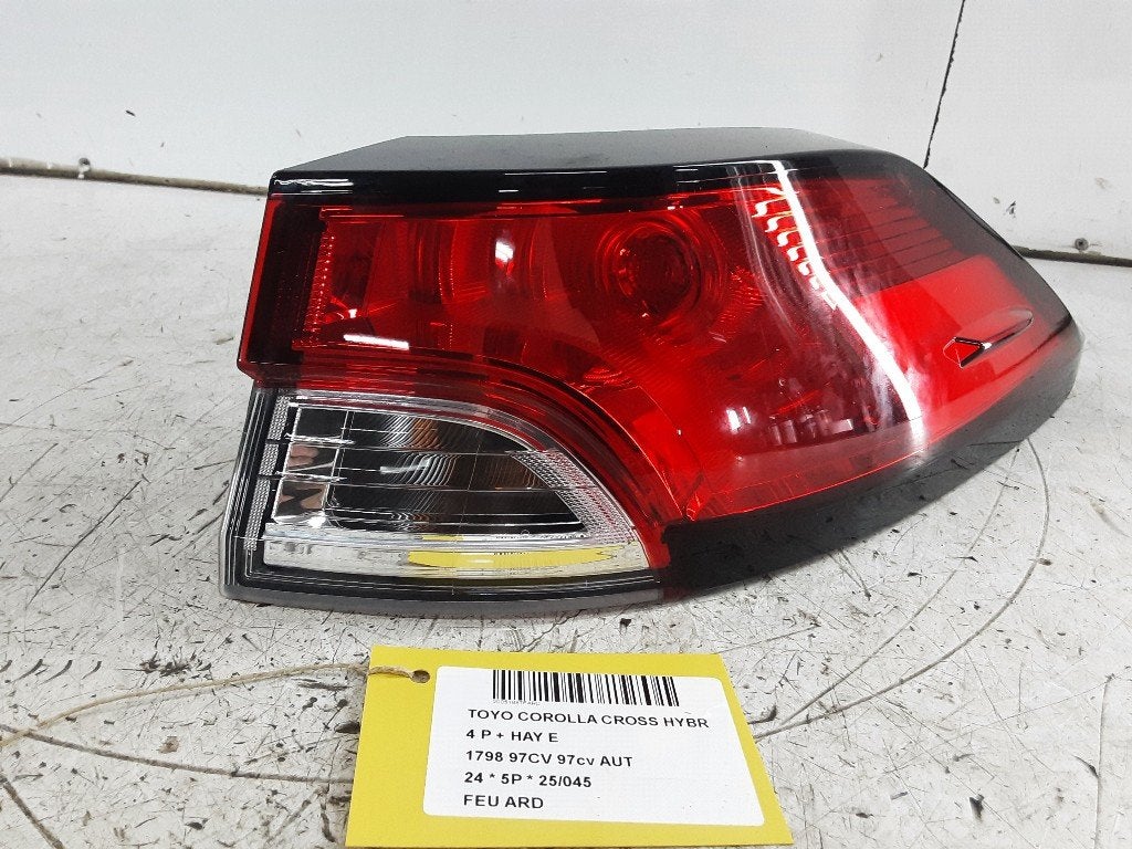 FEU ARRIÈRE DROIT Toyota Corolla Cross (01-2020/-) (LR4B), Kundenbetreuung@toyota.de, Toyota, Utilisé, Toyota-Allee 2
50858  Köln, DE