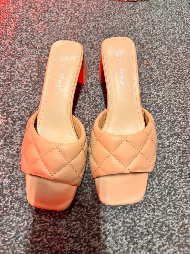 Schoenen, Kleding | Dames, Beige, Overige typen, Ophalen of Verzenden, Gedragen