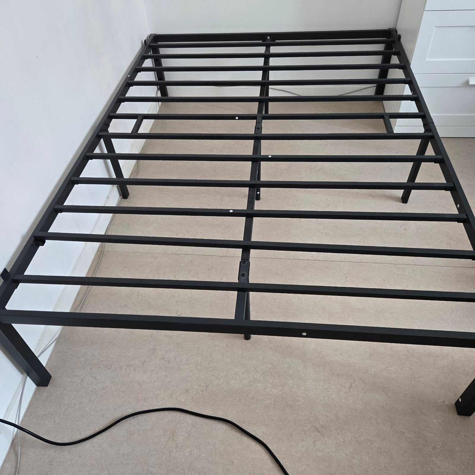 Bed frame, Ophalen, Zwart, 140 cm, Zo goed als nieuw