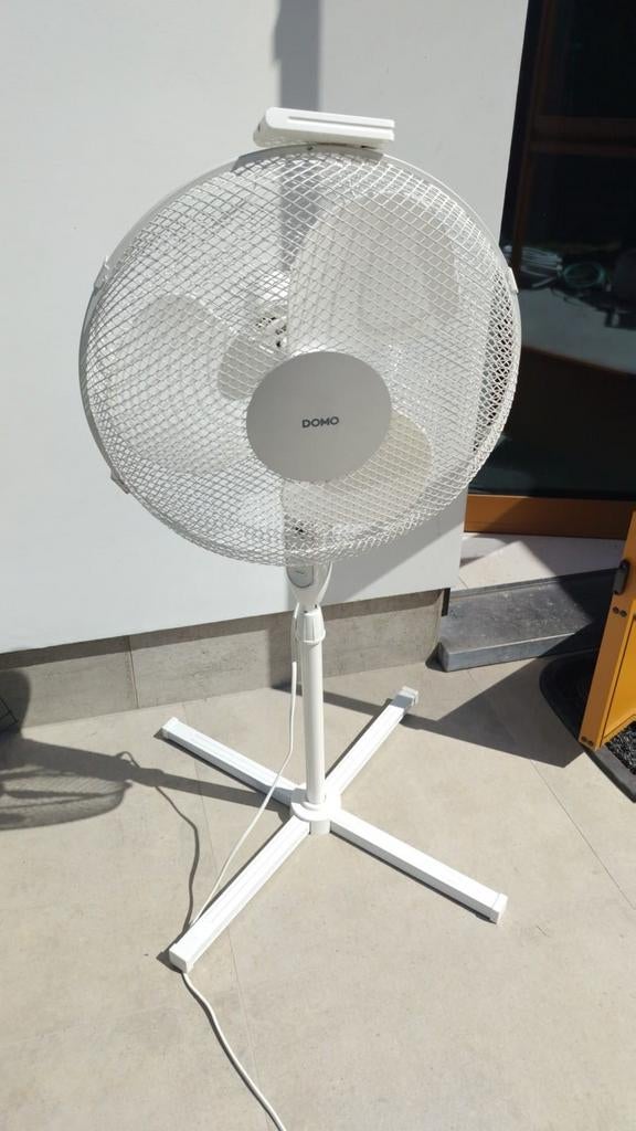 Ventilateur à pied, Electroménager, Enlèvement, Ventilateur avec télécommande, Comme neuf, Ventilateur de trépied