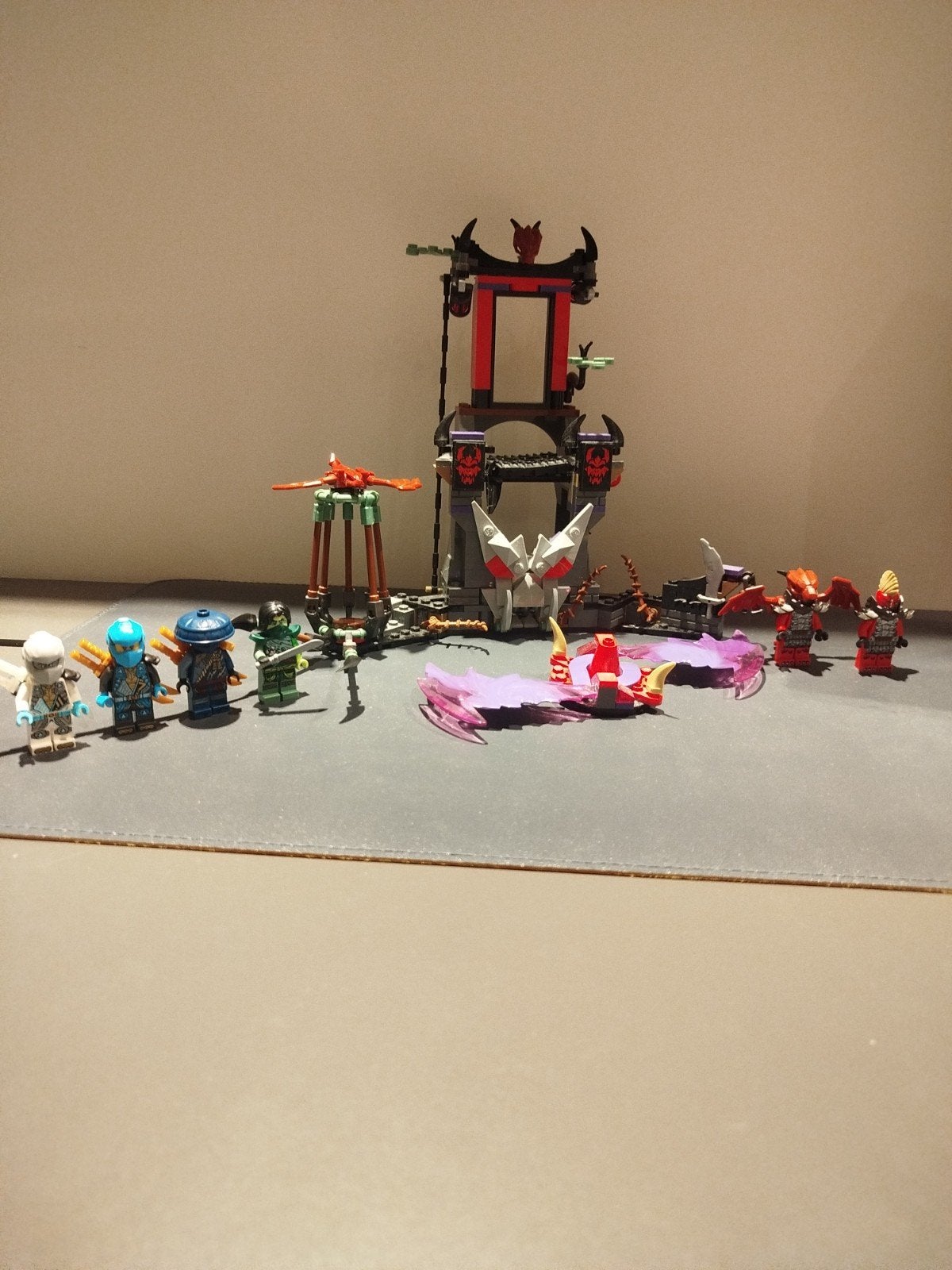 Lego ninjago, Diversen, Ophalen