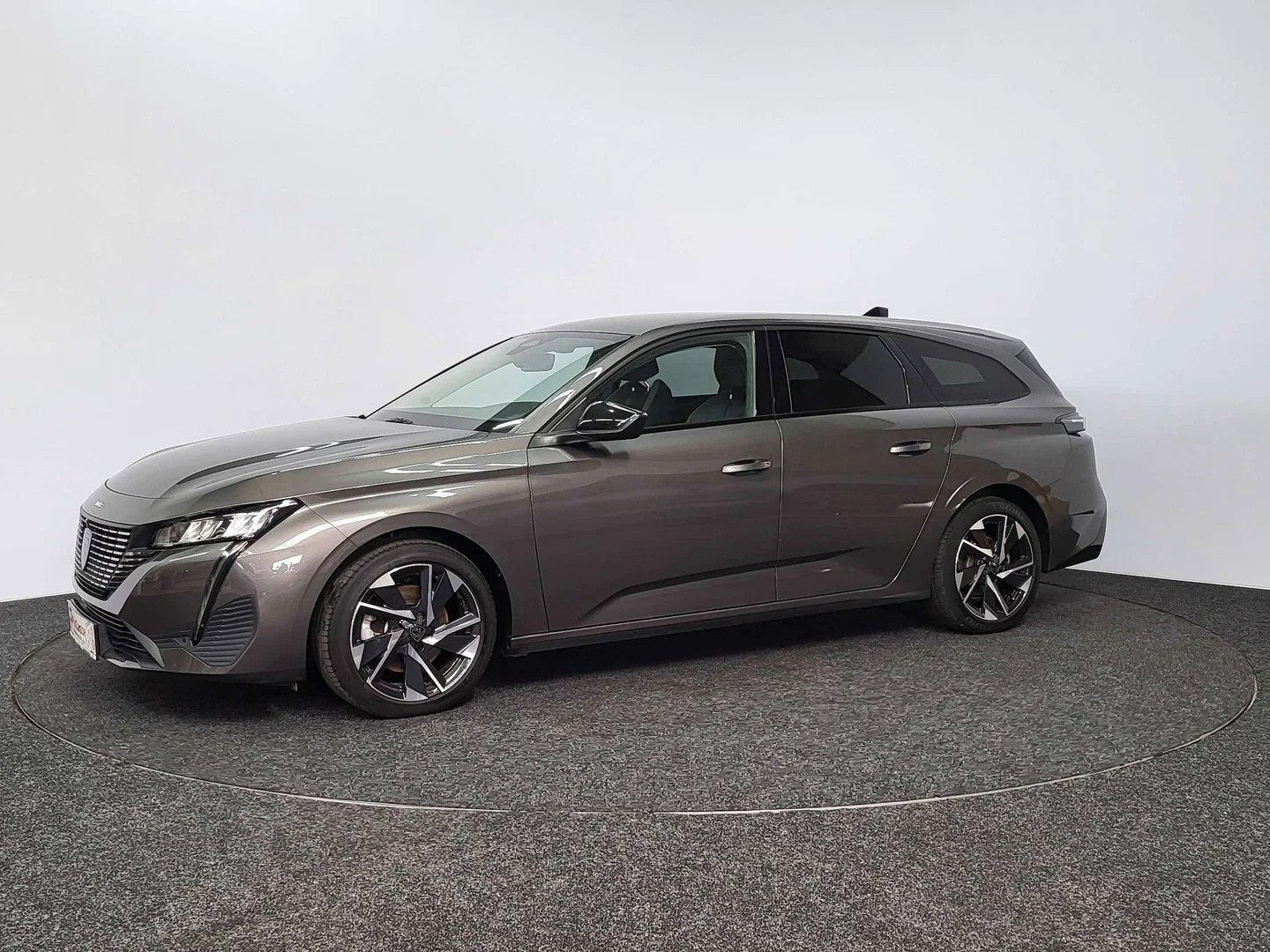 Peugeot 308 SW 1.2 PT Allure | 2023 | 70.113 km | Led | Adap, Autos, Phares entièrement LED, Argent ou Gris, Achat, Entreprise