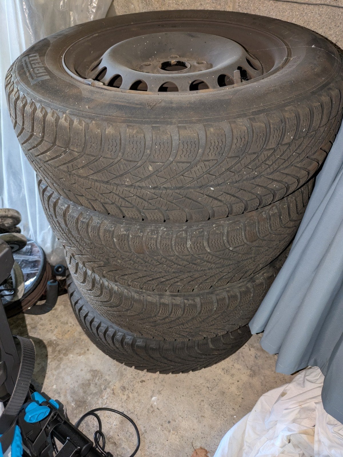 Kit hiver Pirelli cinturato winter 195/65 R15 (pneus sur jan, Ophalen, Gebruikt