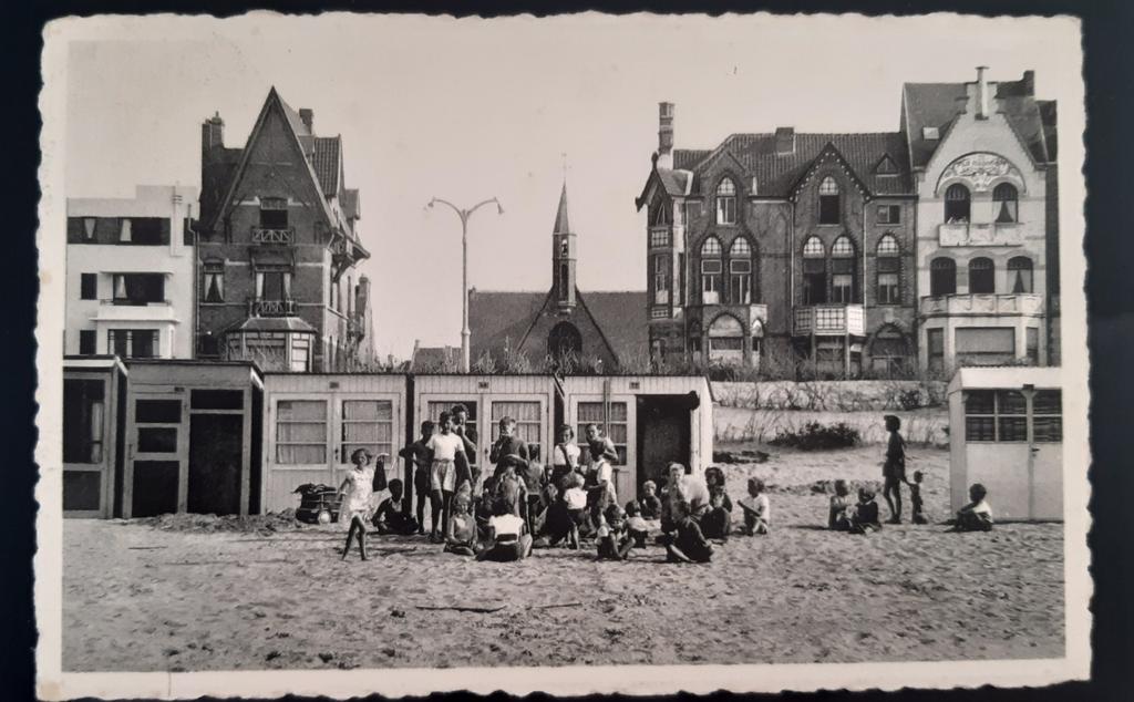 OOSTDUINKERKE sur la plage STRAND jaren 50, Ophalen of Verzenden