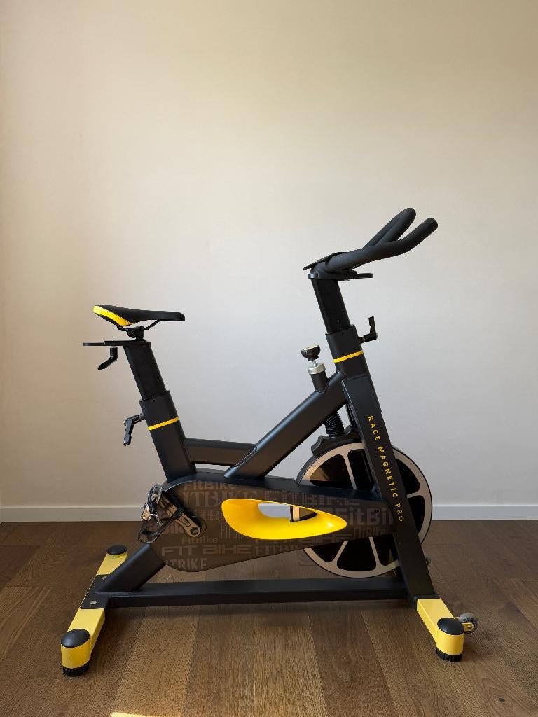 FitBike Race Magnetic Pro - Vélo de spinning, Sports & Fitness, Appareils de fitness, Vélo de spinning, Jambes, Comme neuf, Enlèvement