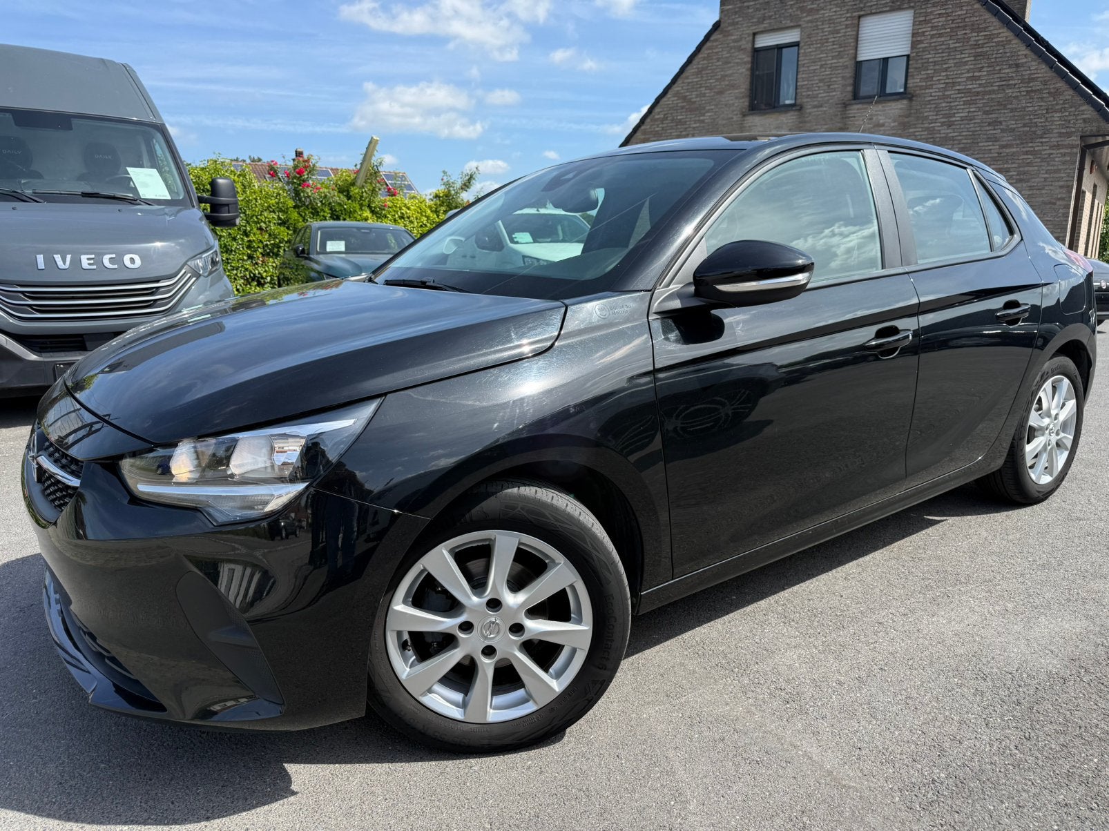 Opel Corsa 1.2i/9.500 + BTW/CARPLAY/STUURVERWARMING/CAMERA, Auto's, Opel, Voorwielaandrijving, Stof, 1199 cc, Zwart