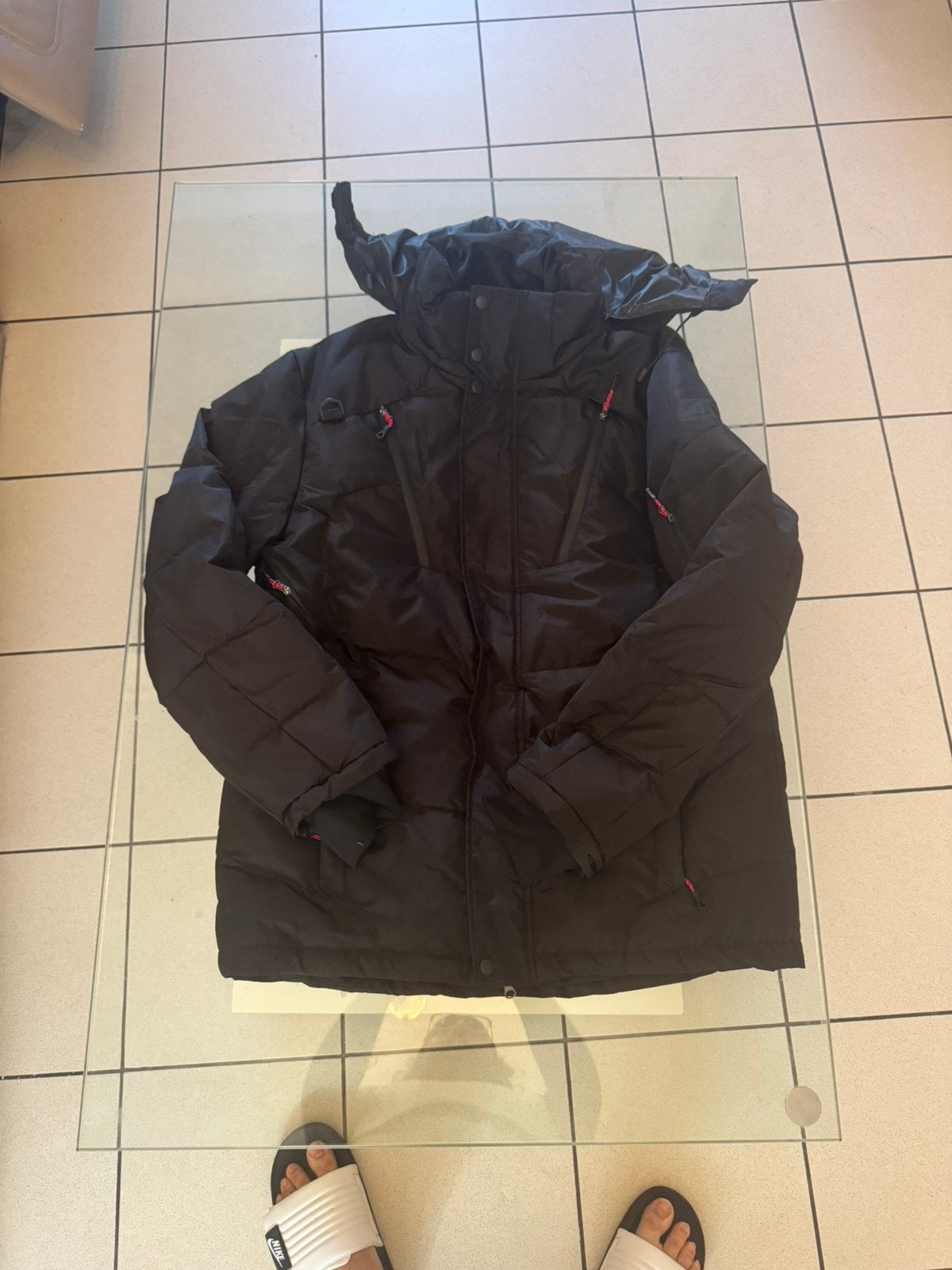 Zwarte donsjas / winterjas met capuchon Nieuw nooit gedragen, Kleding | Heren, Jassen | Winter, Ophalen of Verzenden, Zo goed als nieuw