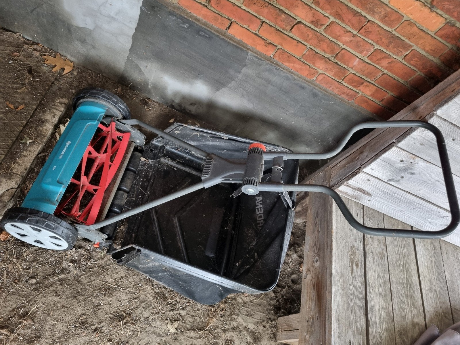Te koop Gardena handmaaier met opvangbank, Ophalen, Gebruikt, 40 t/m 49 cm, Kooimesmaaier