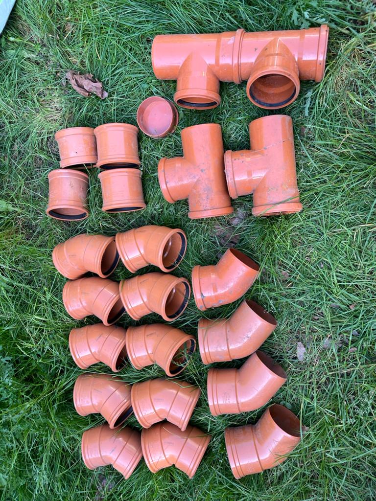 PVC Verbindingsstukken rood afvoerbuis 110mm, Ophalen, Zo goed als nieuw, PVC, Afvoer