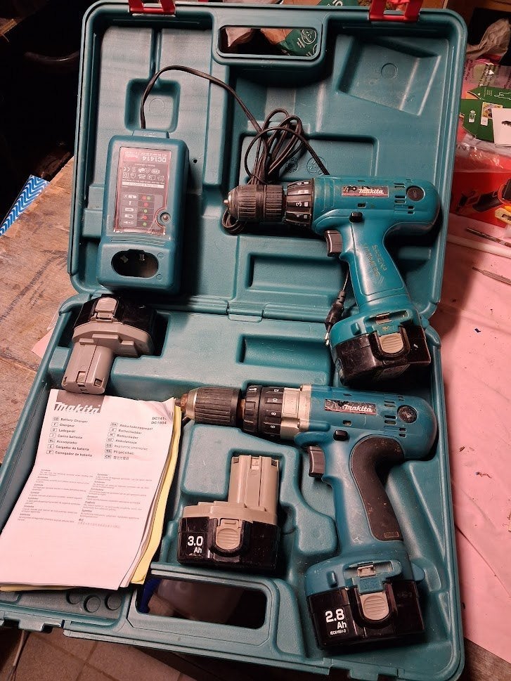 Visseuse et une visseuse-perceuse sans fil Makita 14,4 V., Enlèvement ou Envoi, Utilisé, Tournevis, Makita