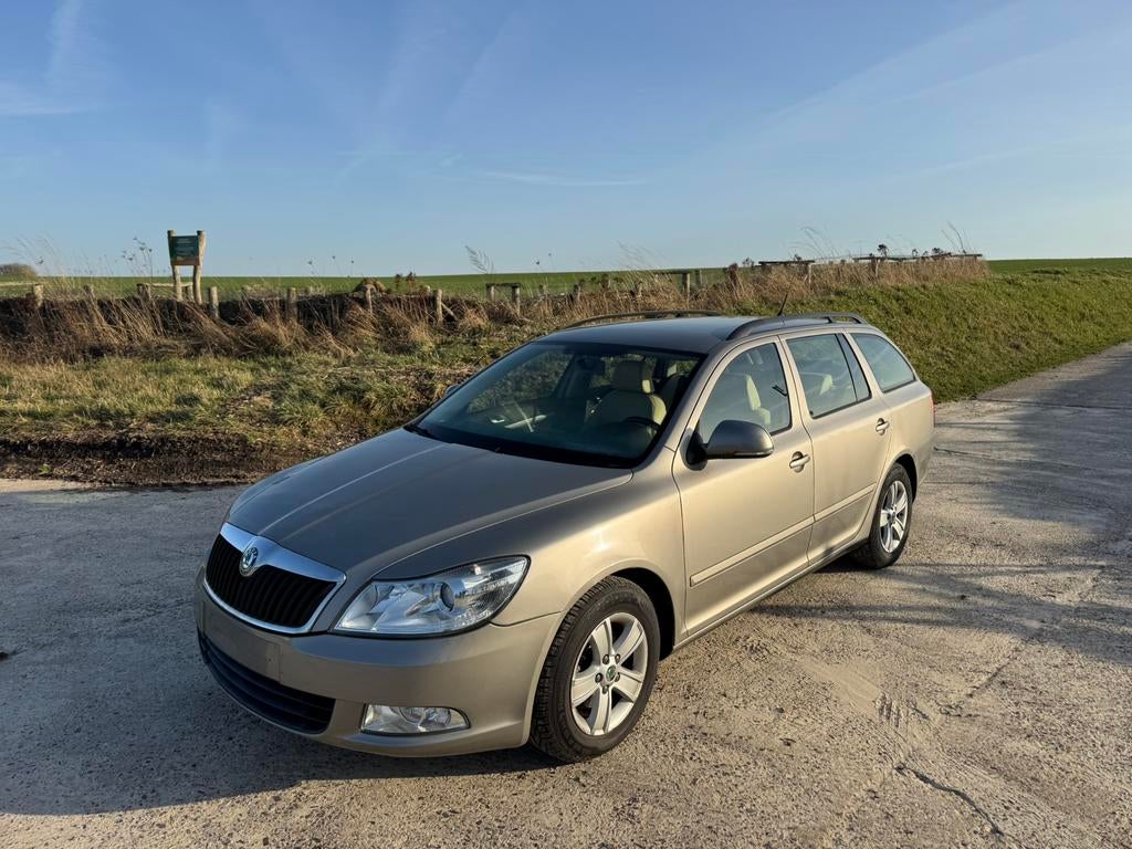 Skoda Octavia 1.6TDI 2011 145 000 km Climatisation, Autos, Cuir, Achat, Diesel, Particulier