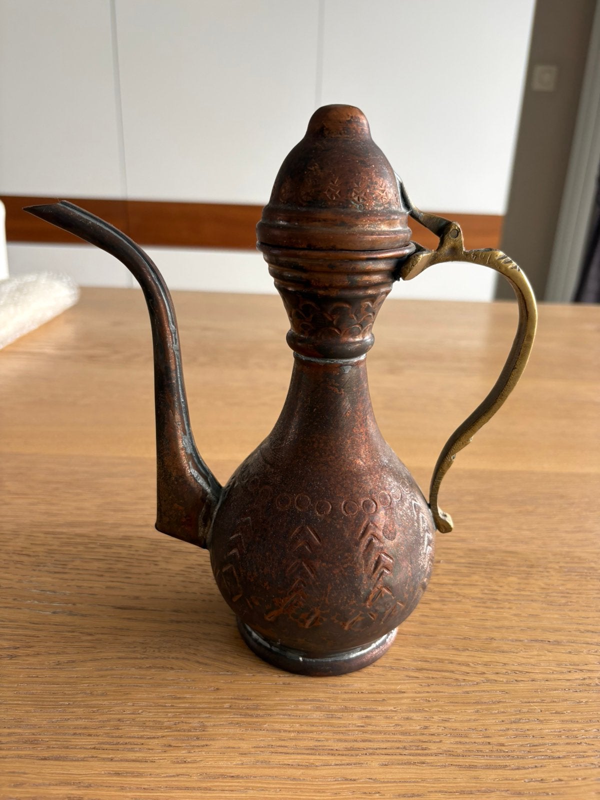 Handgemaakte koperen Arabische koffiekan  (siervoorwerp), Antiek en Kunst, Antiek | Brons en Koper, Ophalen, Koper