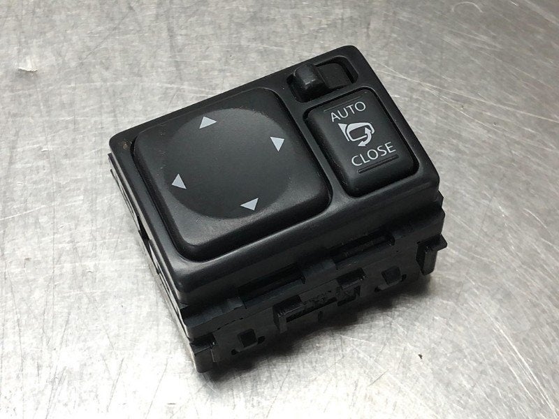 SPIEGEL SCHAKELAAR Nissan Juke (F15) (01-2010/12-2019), Gebruikt, Nissan