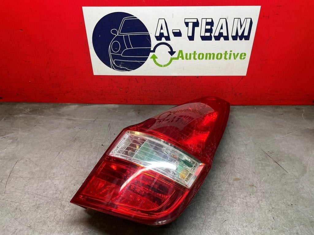 FEU ARRIÈRE DROIT i30 Crosswagon (WWH) (|924022R100|), Hyundai Motor Deutschland GmbH, Kaiserleipromenade 5
63067  Offenbach am Main, DE