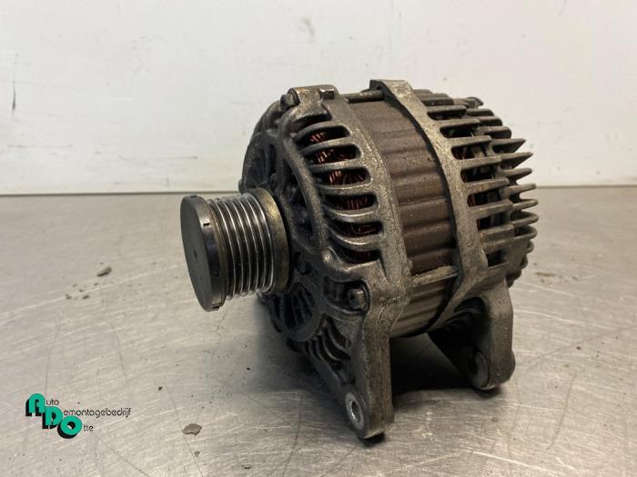 Dynamo van een Nissan Qashqai (Qashqai 07-), Gebruikt, -, -, Ophalen of Verzenden