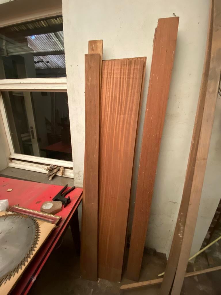 Hout afromosia ,meranti, Doe-het-zelf en Bouw, Hout en Planken, Ophalen, Zo goed als nieuw