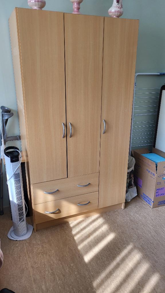 GRATIS kleerkast, Ophalen, Gebruikt, 150 tot 200 cm, Met deur(en)