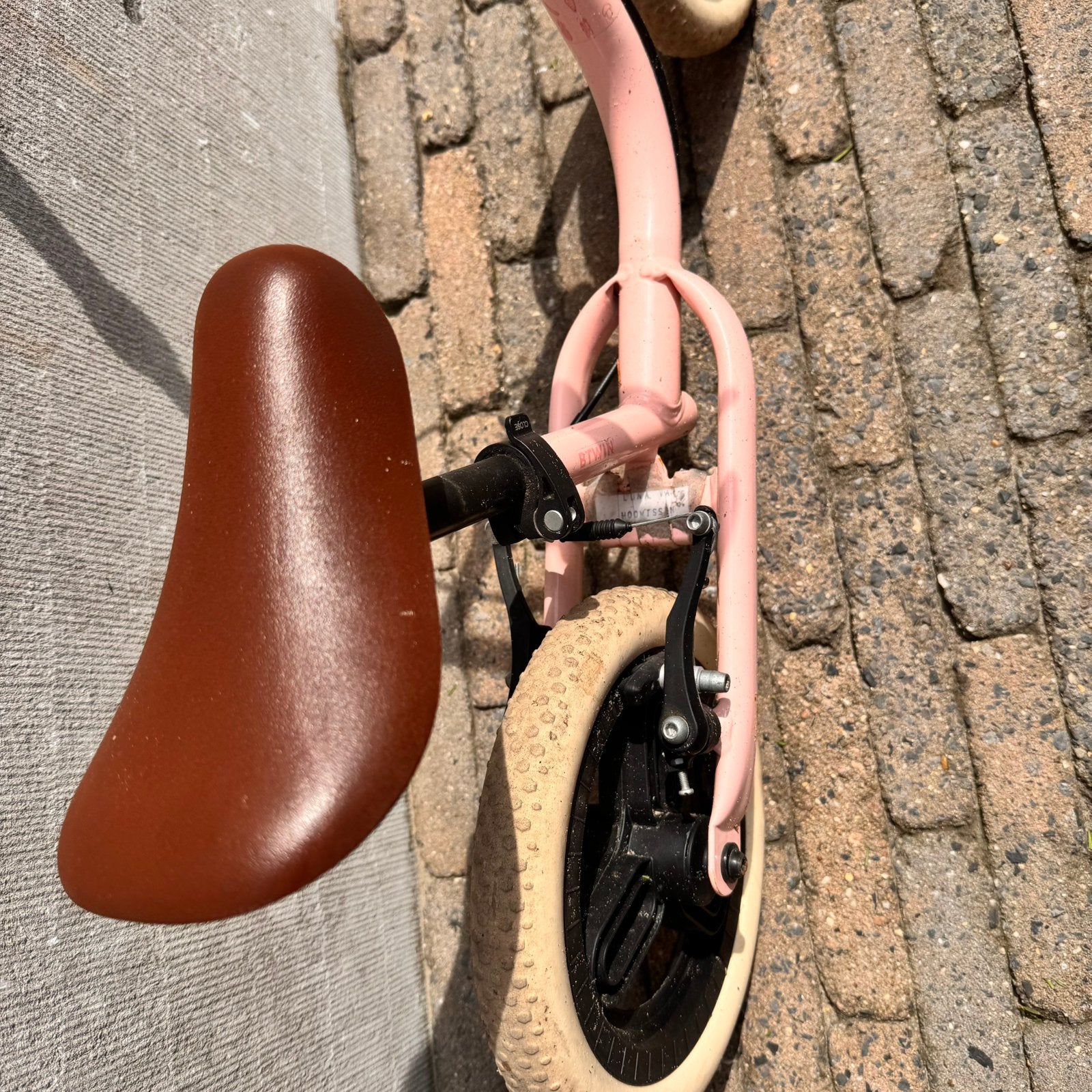 RunRide 500 Loopfiets – Roze – 10 inch, Fietsen en Brommers, Ophalen, Zo goed als nieuw, Zijwieltjes