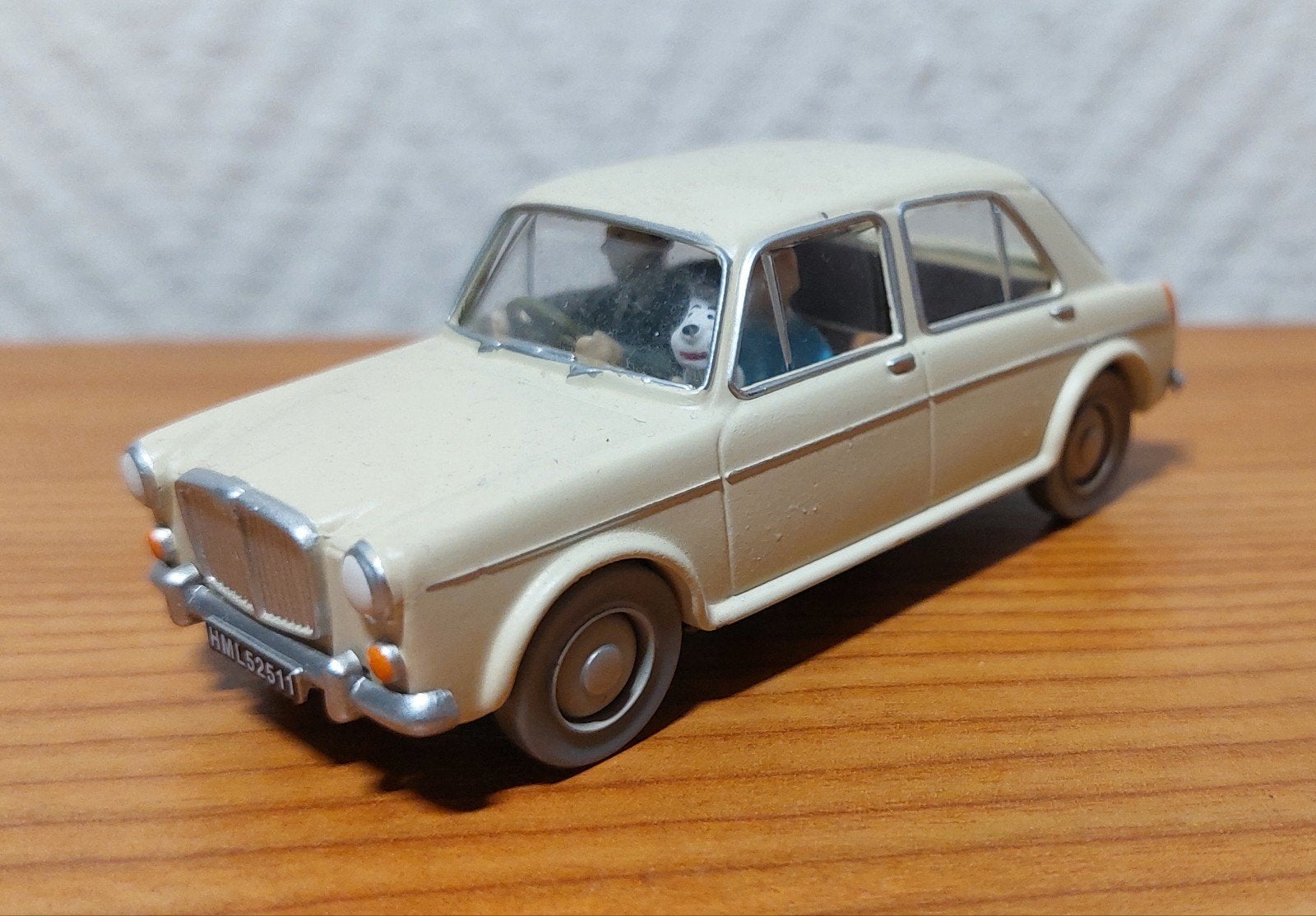 Voiture TINTIN Atlas 1/43 'La MG 1100 1960', Collections, Enlèvement ou Envoi, Tintin, Comme neuf, Statue ou Figurine