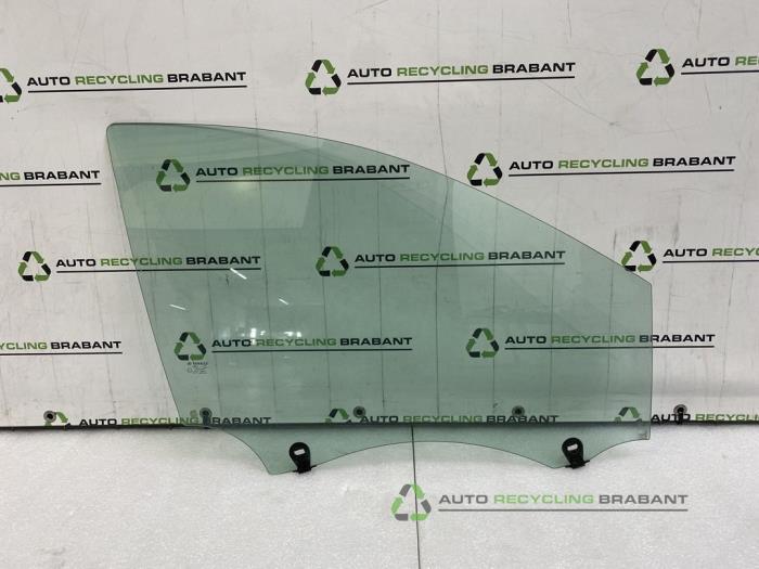 Vitre portière 4portes avant droite d'un Renault Clio, Renault, -, 3 mois de garantie, Utilisé