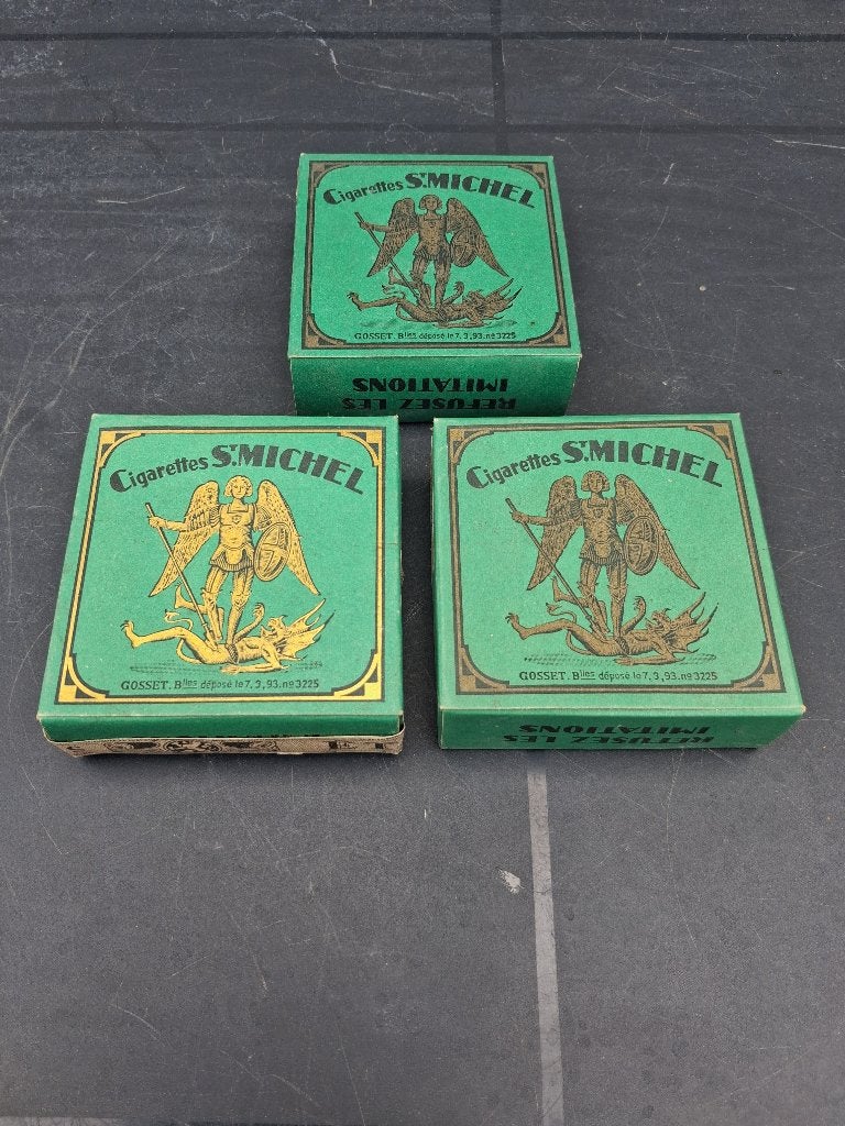 paquets de CIGARETTES ST. MICHEL.. 3 pièces  vitrine, Enlèvement ou Envoi, Comme neuf, Emballage