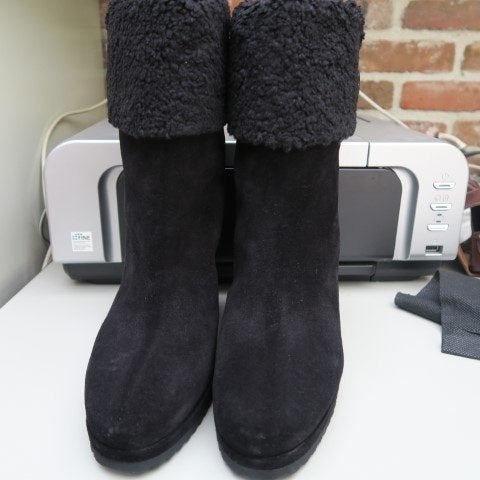 Laarsjes nieuw daim sleehak zwart Moncler mt 40, Vêtements | Femmes, Neuf, Enlèvement ou Envoi, Moncler, Boots et Botinnes