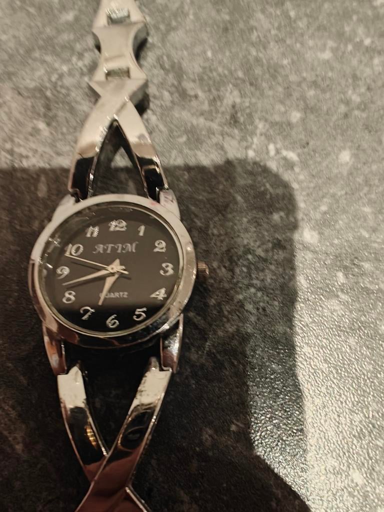 Montres pour hommes et femmes, Enlèvement ou Envoi