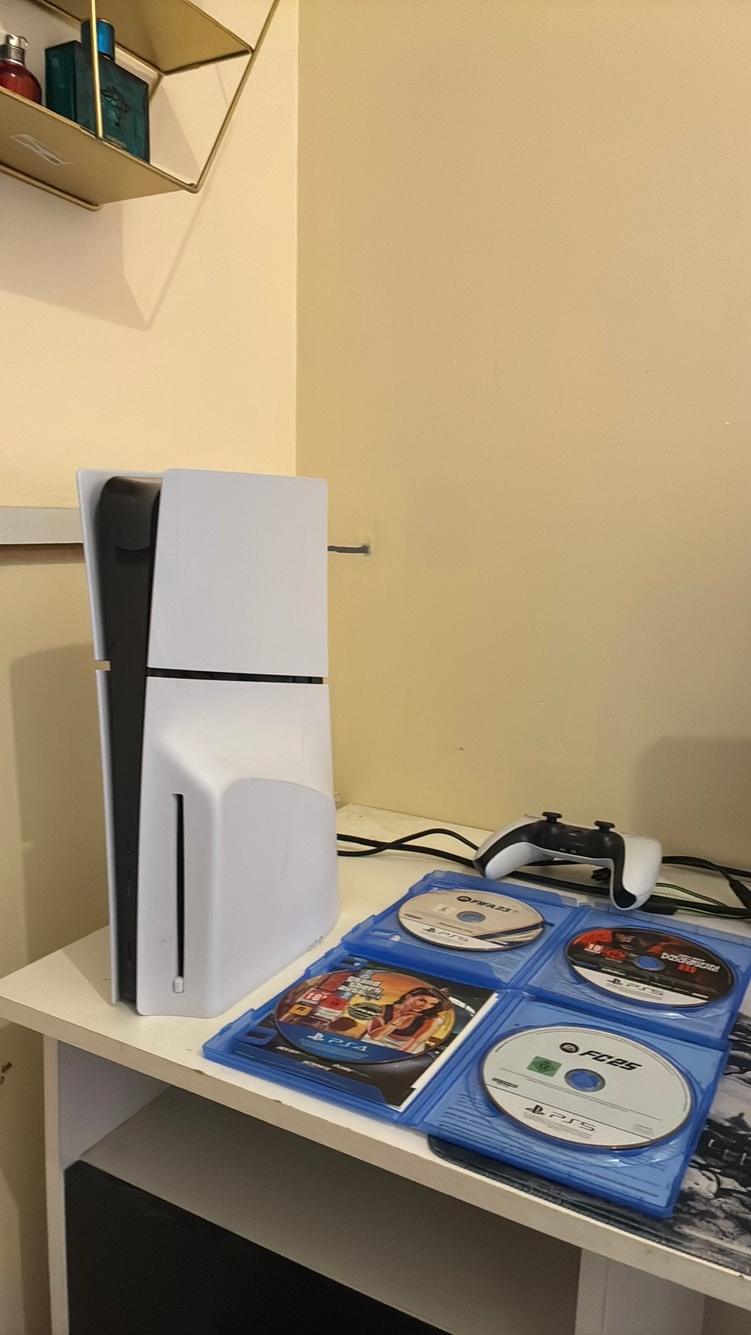 Playstation5 slim+monitor+toetsebord+games+muis+kabels, Games en Spelcomputers, Spelcomputers | Sony PlayStation 5, Ophalen, Zo goed als nieuw