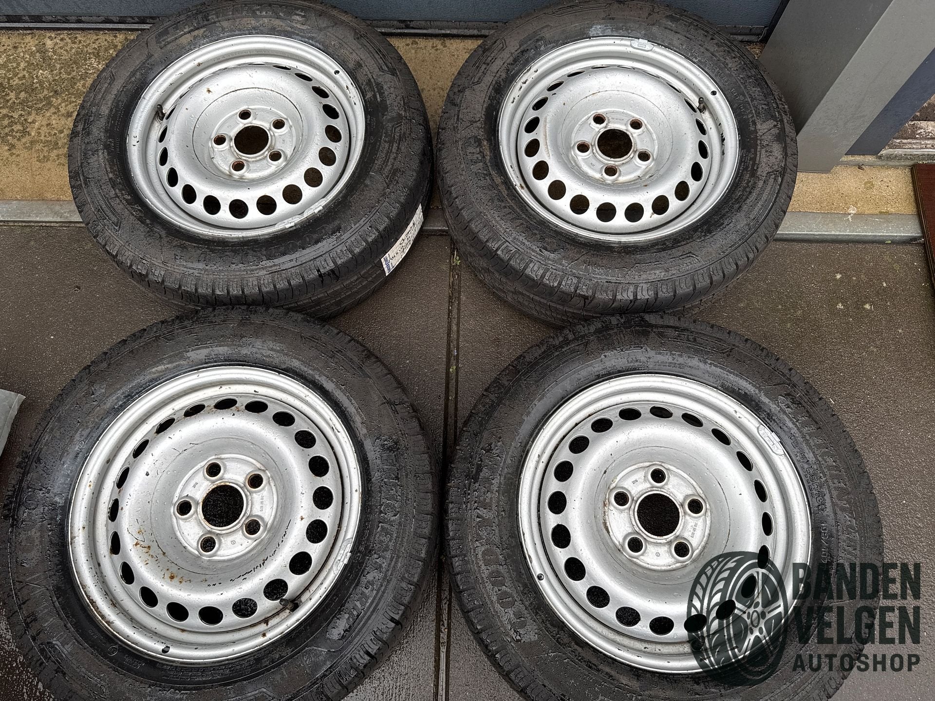 Volkswagen T6 Zomerset 215-64-16 C 109-107T GoodYear Eff. Gr, Autos : Pièces & Accessoires, Pneus et Jantes, 215 mm, 16 pouces