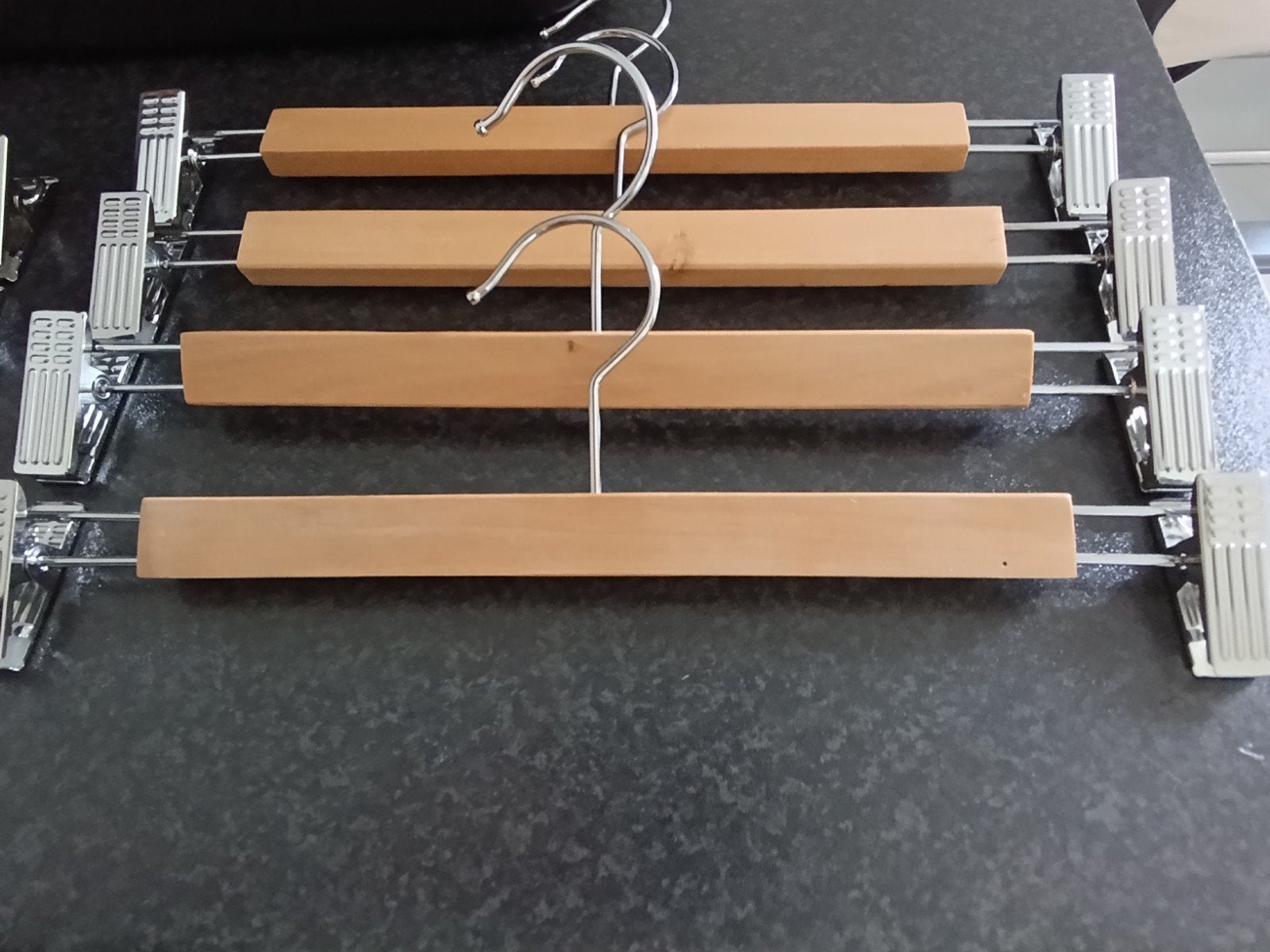 Nieuwe rokhangers  12 stuks, Ophalen, Nieuw, Hout, Kinderen en Volwassenen