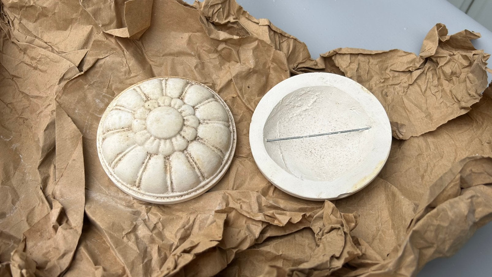 Rosaces en plâtre, Doe-het-zelf en Bouw, Plinten en Afwerking, Ophalen, Zo goed als nieuw, Overige materialen, Overige typen