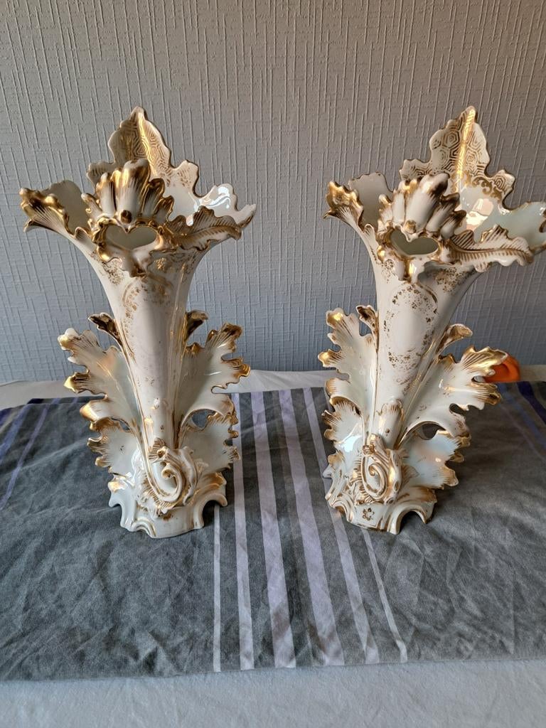 Antiek porseleine vazen wit met gouden rand, Antiek en Kunst, Ophalen