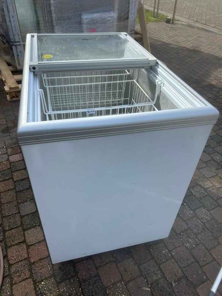 Tekoop, Ophalen of Verzenden, Zo goed als nieuw