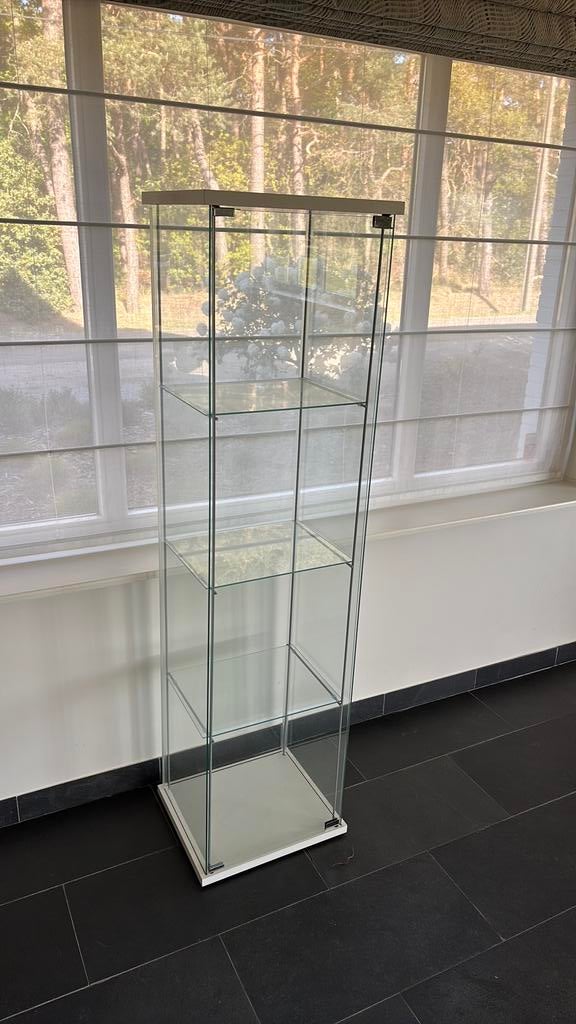 GRATIS glazen kastje, Ophalen, Zo goed als nieuw