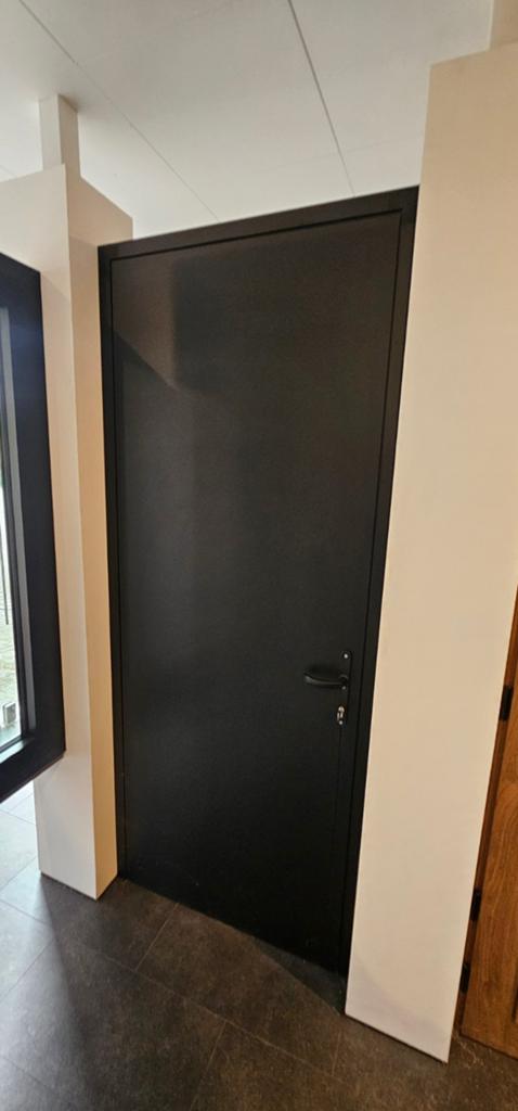 Moderne aluminium vleugeloverdekkende deur – showroommodel, Doe-het-zelf en Bouw, Deuren en Vliegenramen, Ophalen