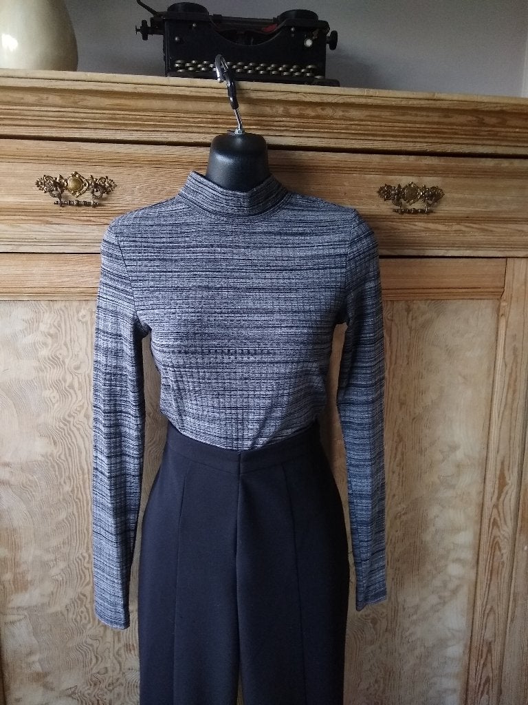 Reserved YFL stijlvol high neck truitje, mt XS, Ophalen of Verzenden, Zo goed als nieuw, Yfl Reserved, Maat 34 (XS) of kleiner