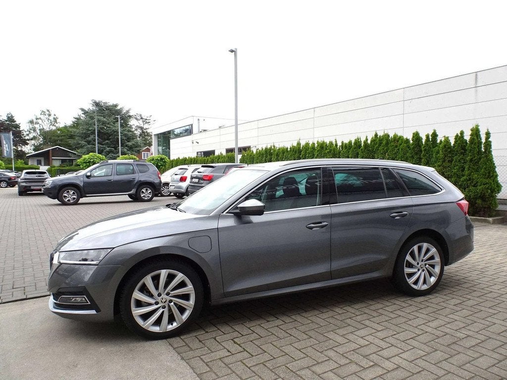 Skoda Octavia 1.4TSi iV PHEV Ambition CARPLAY,ADAPT. CRUISE,, Autos, Skoda, 1395 cm³, Argent ou Gris, Achat, 110 kW