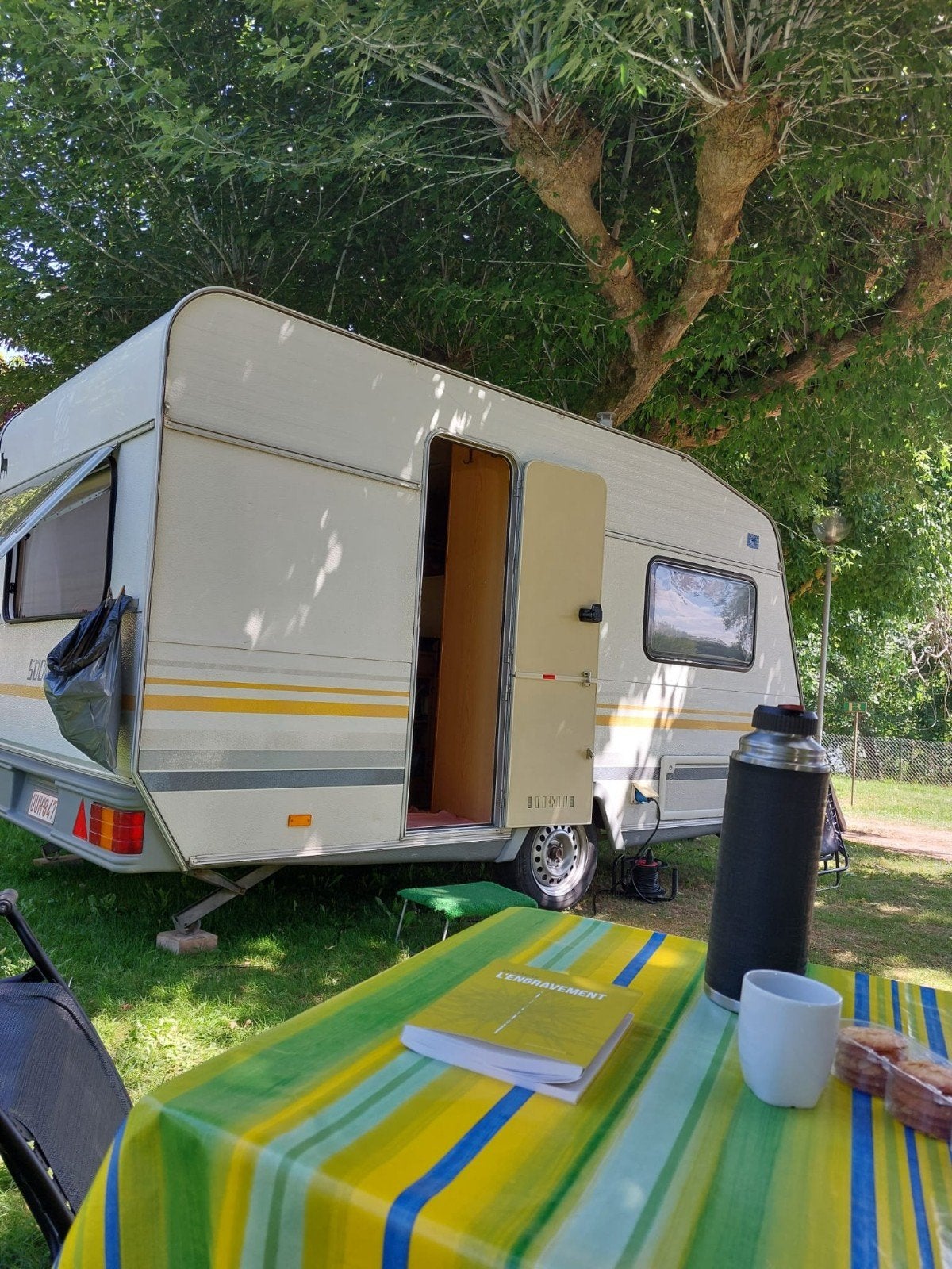 Caravane Knaus, très bon état, à Verviers., Caravans en Kamperen, Caravans, Particulier, Knaus, Reservewiel