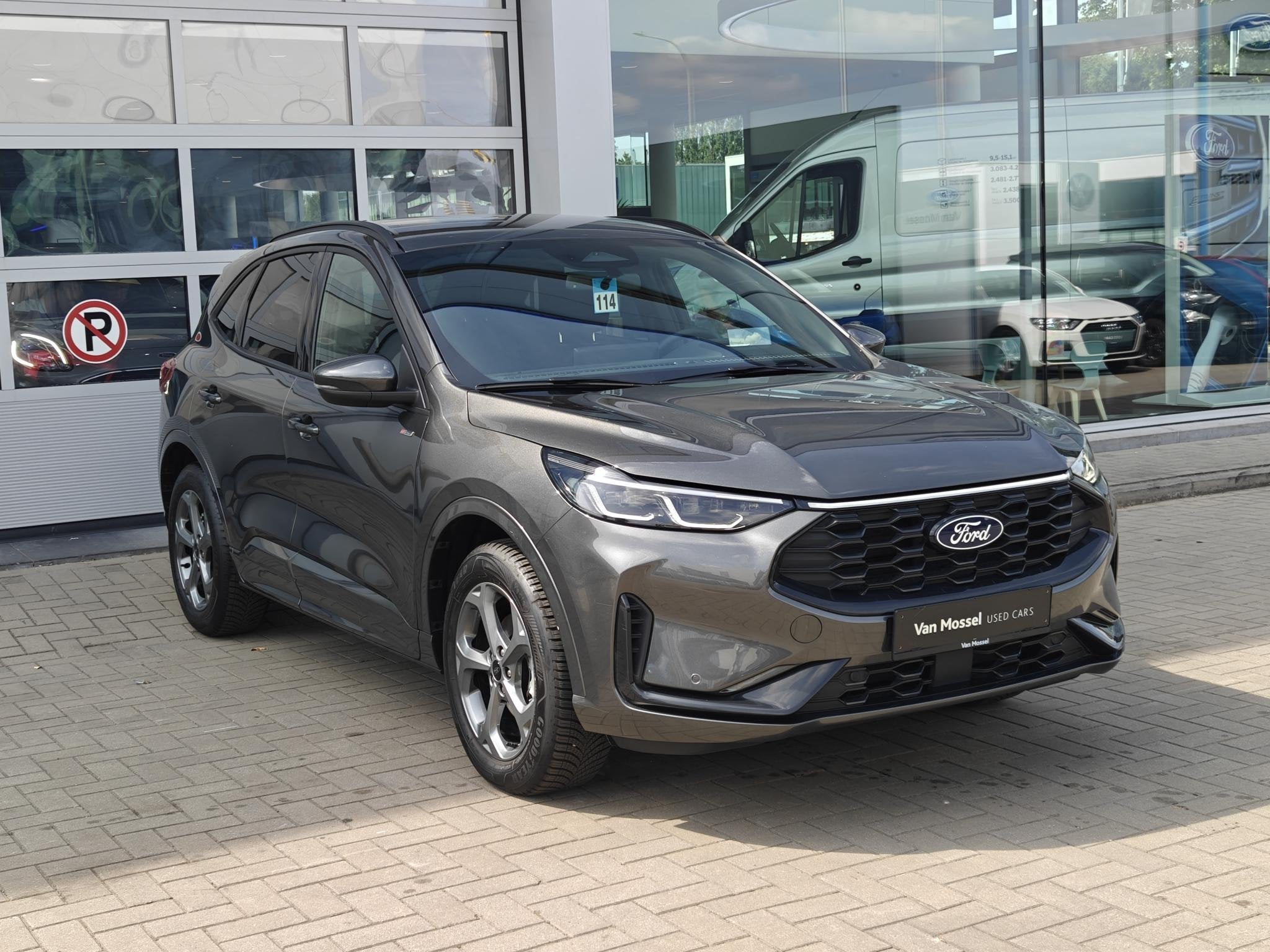 Ford Kuga ST-Line - Winter Pack - Head Up Display, Argent ou Gris, 2500 cm³, Hybride rechargeable, 5 portes