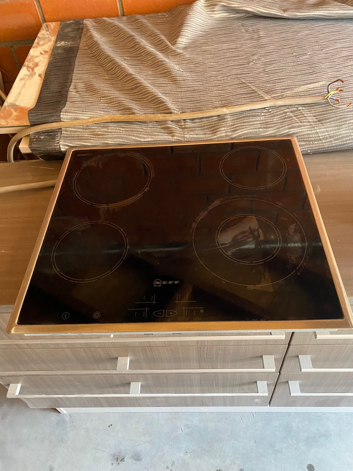 NEFF keramische kookplaat, Electroménager, Tables de cuisson, 4 zones de cuisson, Enlèvement, Utilisé, Encastré