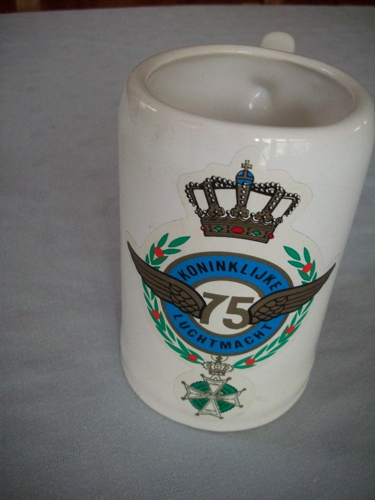 bierpot 75 koninklijke lucht macht, Verzamelen, Ophalen of Verzenden, Zo goed als nieuw, Glas of Glazen, Overige merken