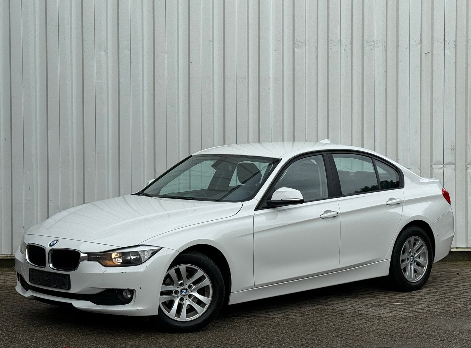 - BMW 316I F30 - 117000 km - Automatique - Clima - BJ 2014 -, Autos, Achat, Euro 6, Entreprise, Noir