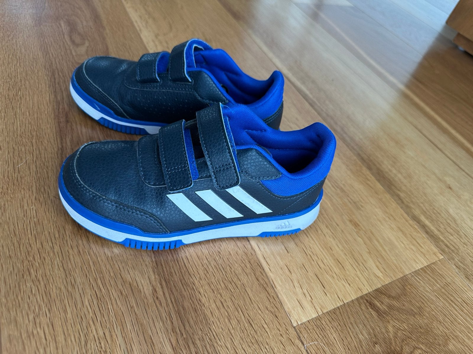 Baskets Adidas garcon taille 33, Ophalen, Zo goed als nieuw, Jongen
