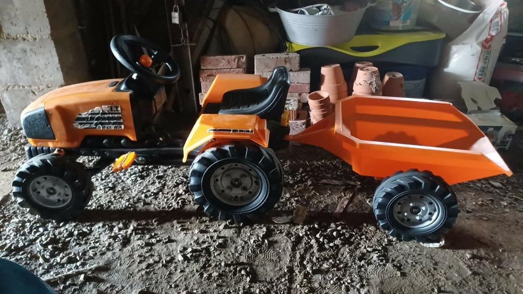 Tracteur Renault orange, Enlèvement