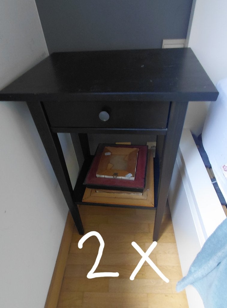 2 hemnes nachttafeltjes donker, Ophalen, Zo goed als nieuw