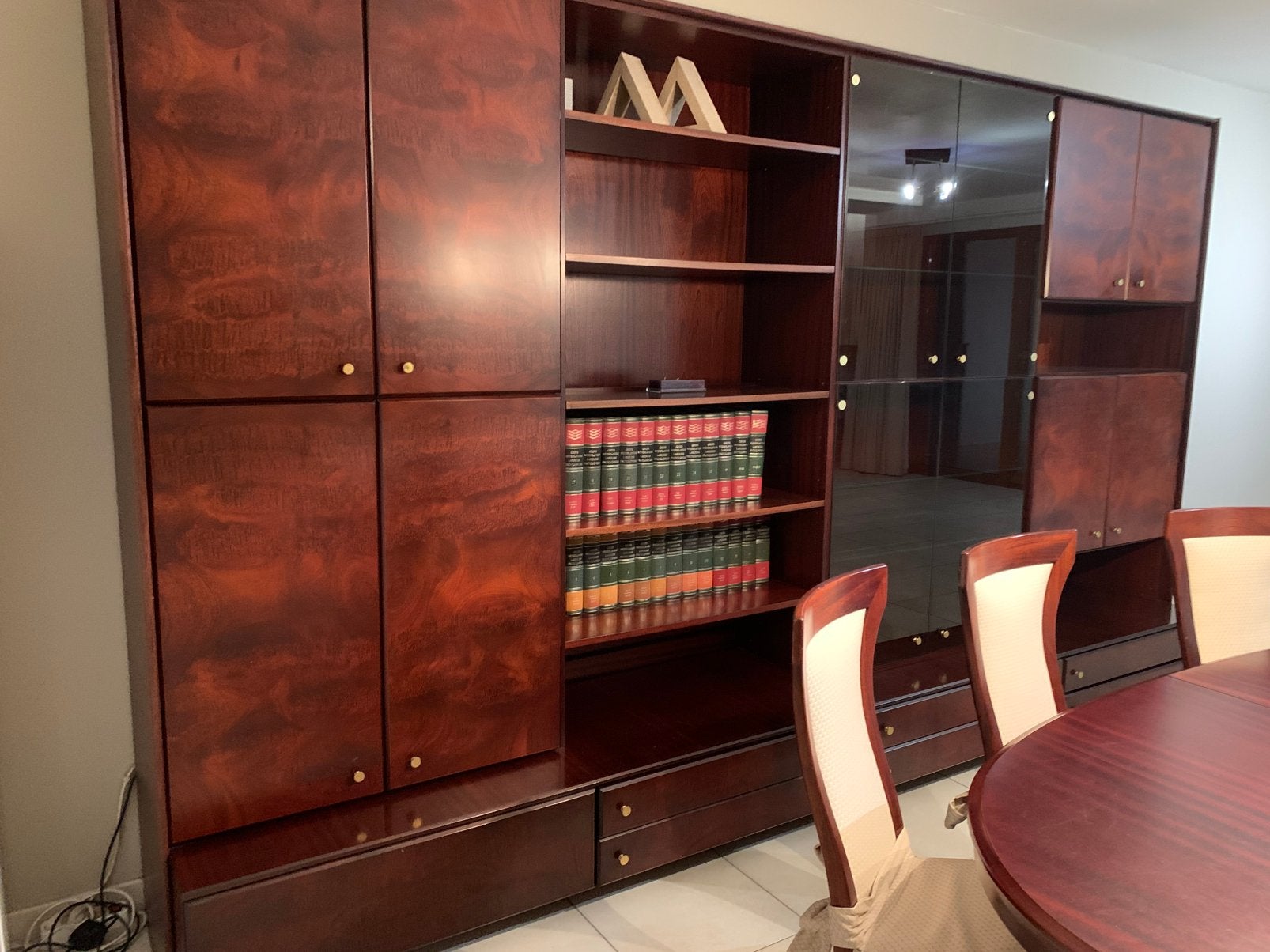 Gratis Eetkamer in massief bloemmahonie, Maison & Meubles, Enlèvement, Utilisé, Klassiek modern