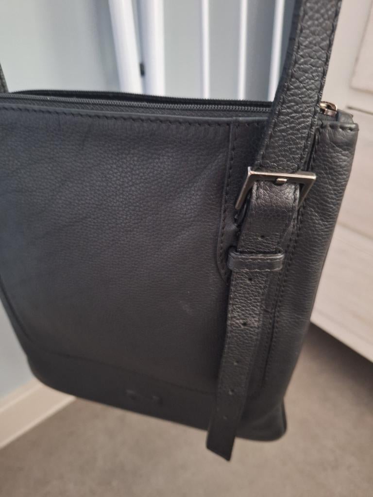 Handtas Nathan zwart met lange riem, Zwart, Zo goed als nieuw, Leer, Ophalen